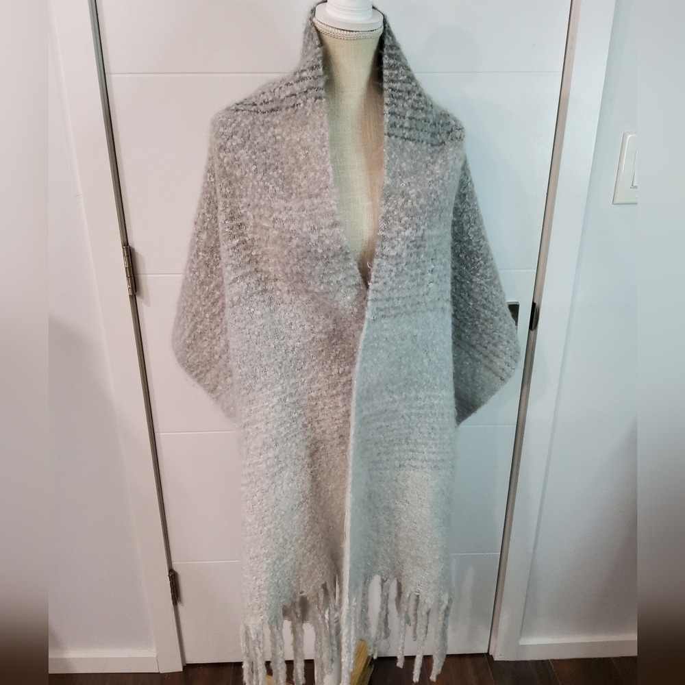 Mer Sea Ombre Boucle Knit Scarf